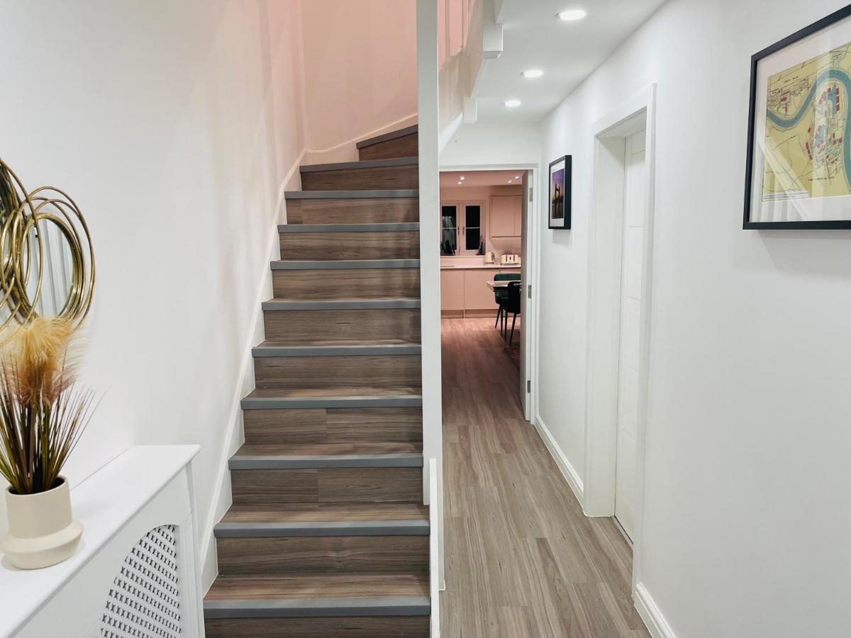 Riverside Premium En Suite Double Room E14 لندن المظهر الخارجي الصورة